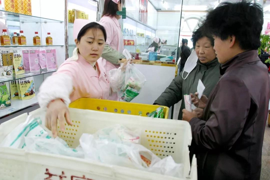 【企叮咚科技平臺營(yíng)銷(xiāo)策略】年貨節，藥店如何用贈品引爆客流量？